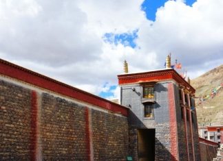 Ghé tham quan tu viện Sakya – nơi lưu giữ kho báu Phật giáo Tây Tạng Ghé tham quan tu viện Sakya - nơi lưu giữ kho báu Phật giáo Tây Tạng