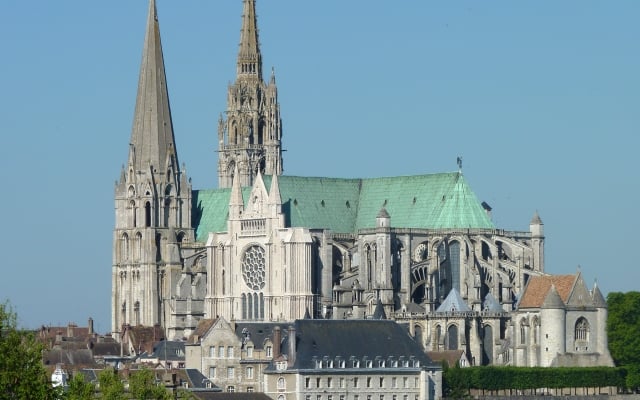 Chiêm ngưỡng kiến trúc ấn tượng của nhà thờ Đức Bà Chartres - Pháp